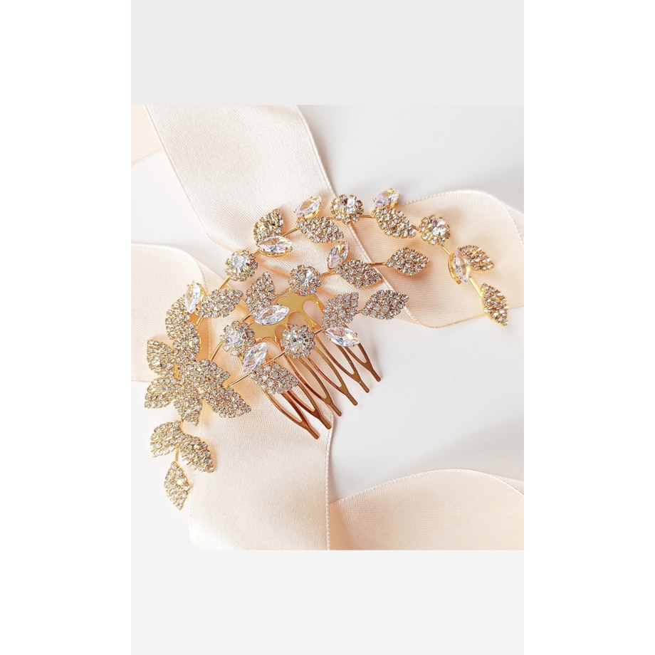 Złoty rozłożysty grzebyk ślubny z motywem listków i cyrkonii