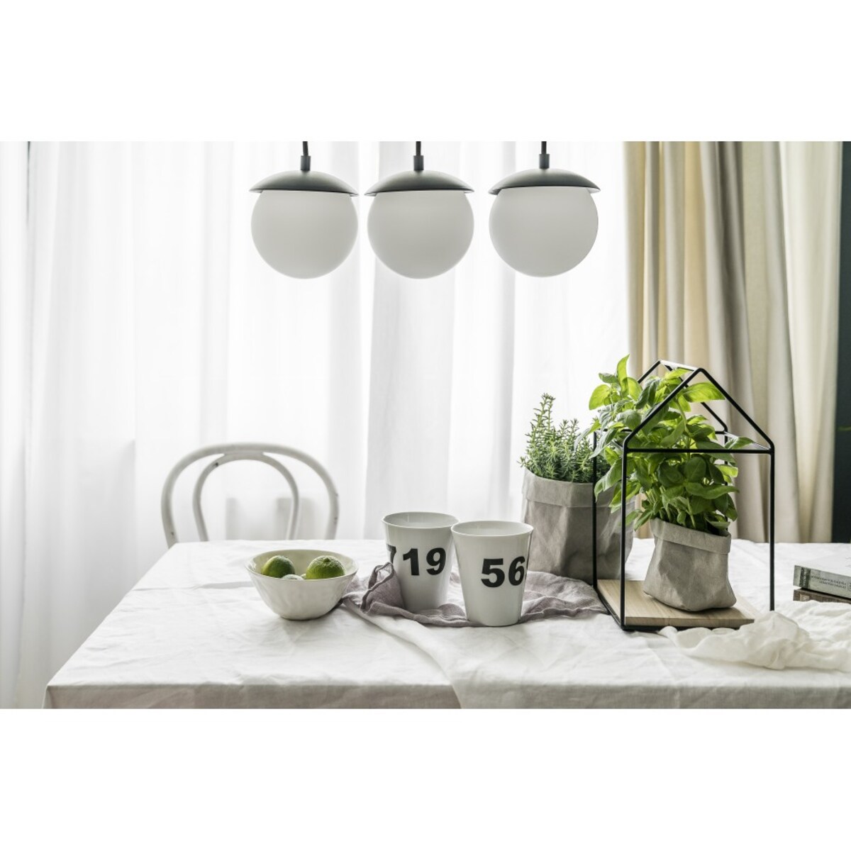 KUUL A czarna sufitowa lampa wisząca