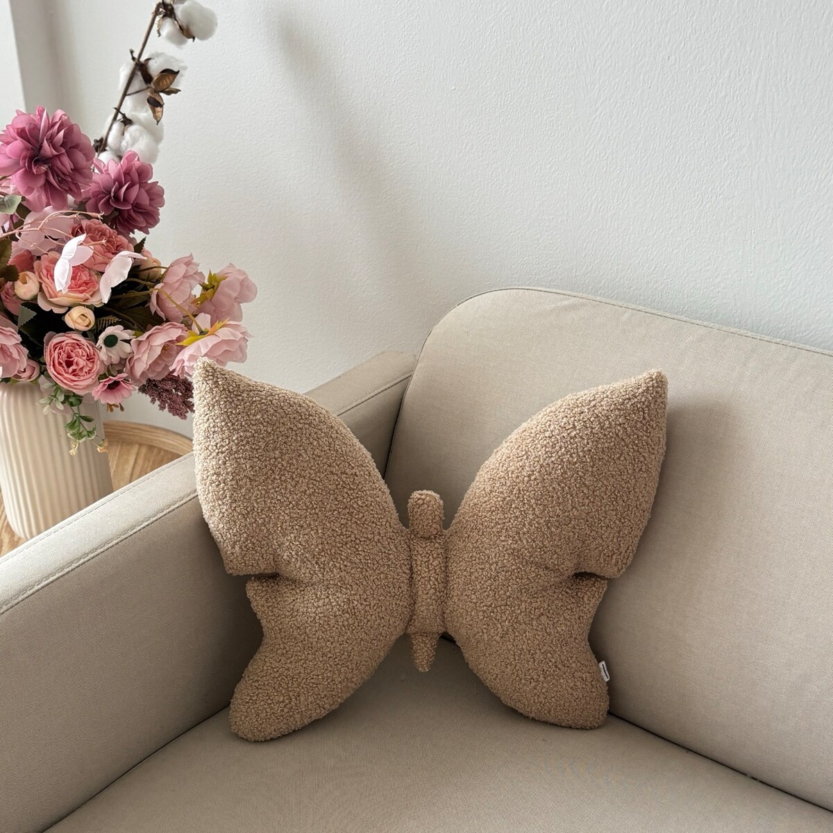 Poduszka dekoracyjna Motyl boucle beżowa