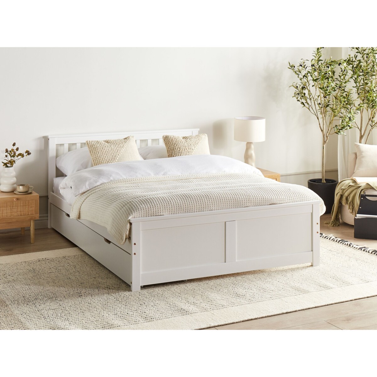 Łóżko ze schowkiem OLENDON 140 x 200 cm Z miejscem do przechowywania Drewno Biały
