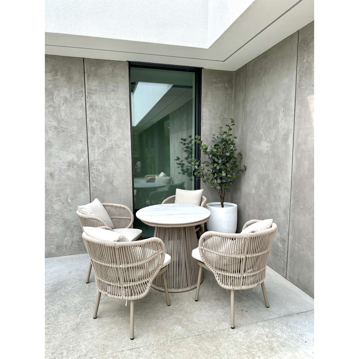 ZESTAW CZTERECH KRZESEŁ ALUMINIOWYCH AZZURA SZAMPAŃSKI