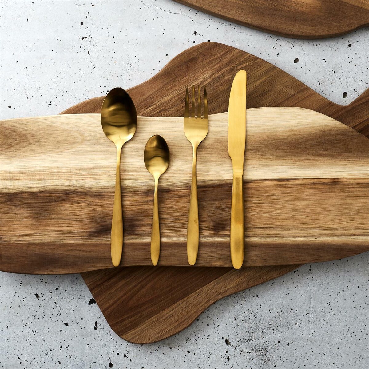 ZESTAW SZTUĆCÓW Charbon 16 szt. jasne złoto DLA 4 OSÓB