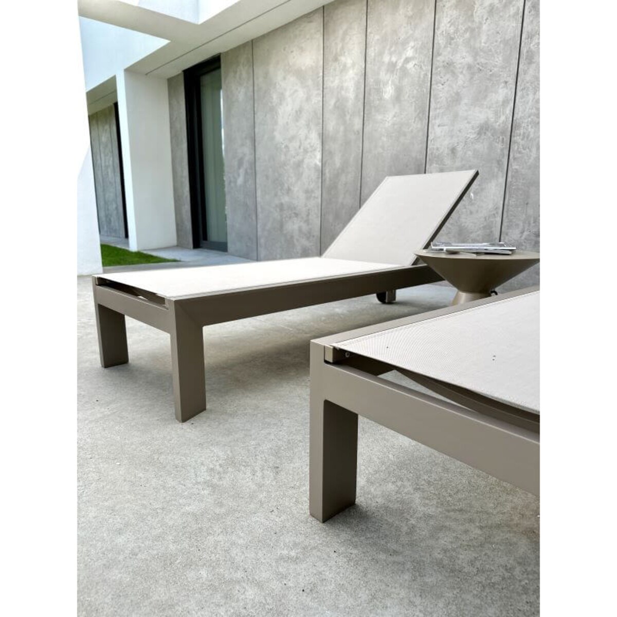 ALUMINIOWY LEŻAK LAURO SZAMPAŃSKI