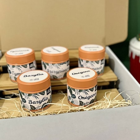 Kuchenny stojak na przyprawy + 5 ziół jednorodnych