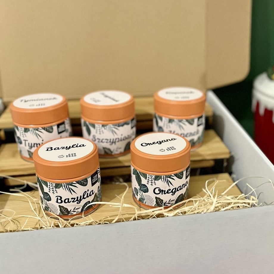 Kuchenny stojak na przyprawy + 5 ziół jednorodnych