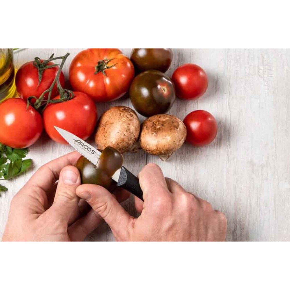 Nóż do obierania 85mm ząbki czarny NOVA