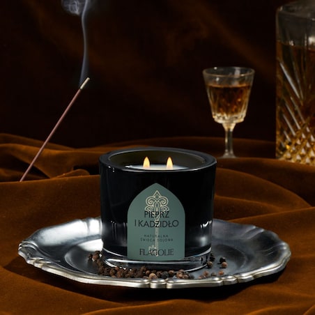 Sojowa świeca zapachowa PIEPRZ I KADZIDŁO