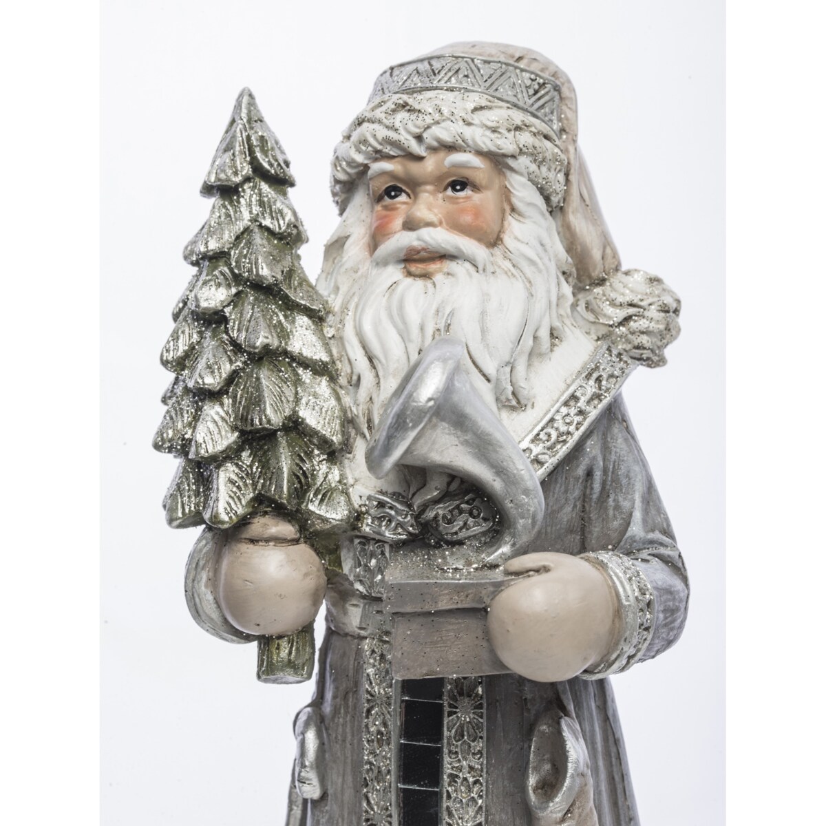 Mikołaj w płaszczu obszytym białym futrem ze srebrną choinką i brązową skarpetą na prezenty 22,5x8,5x7 cm