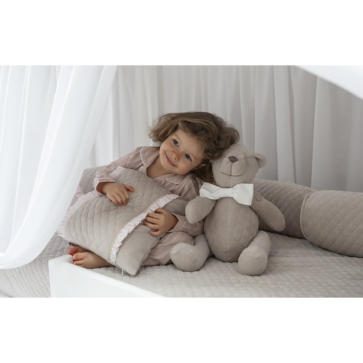 Narzuta dziecięca beżowa pikowana