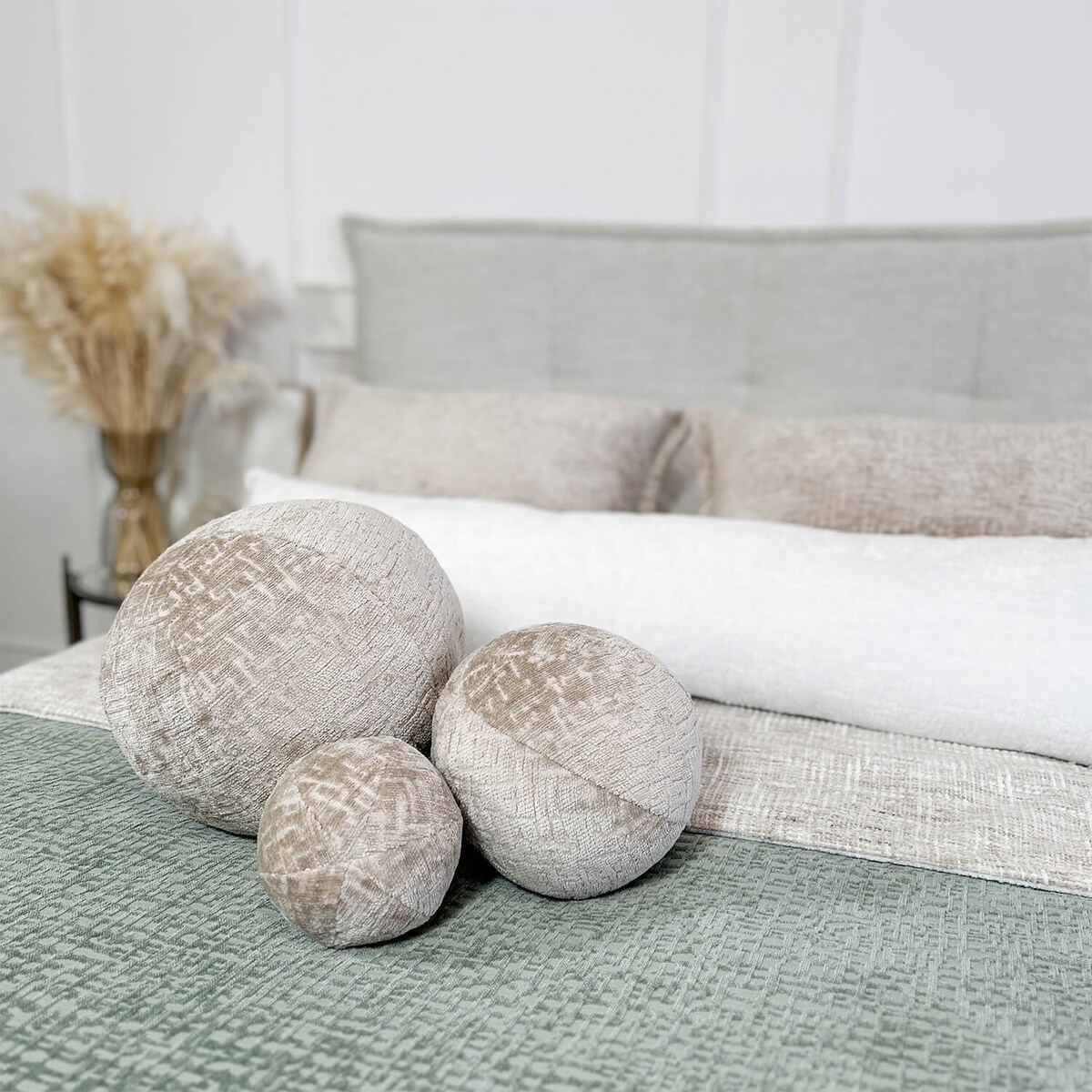 Poduszka HAPPY PILL 30 cm Beżowa