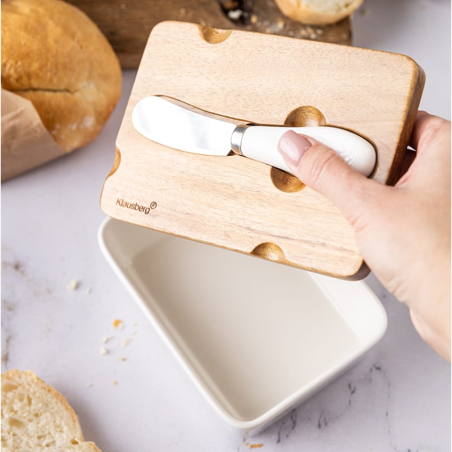 Porcelanowa maselniczka biała maselnica z nożykiem do masła pokrywka akacjowa KLAUSBERG