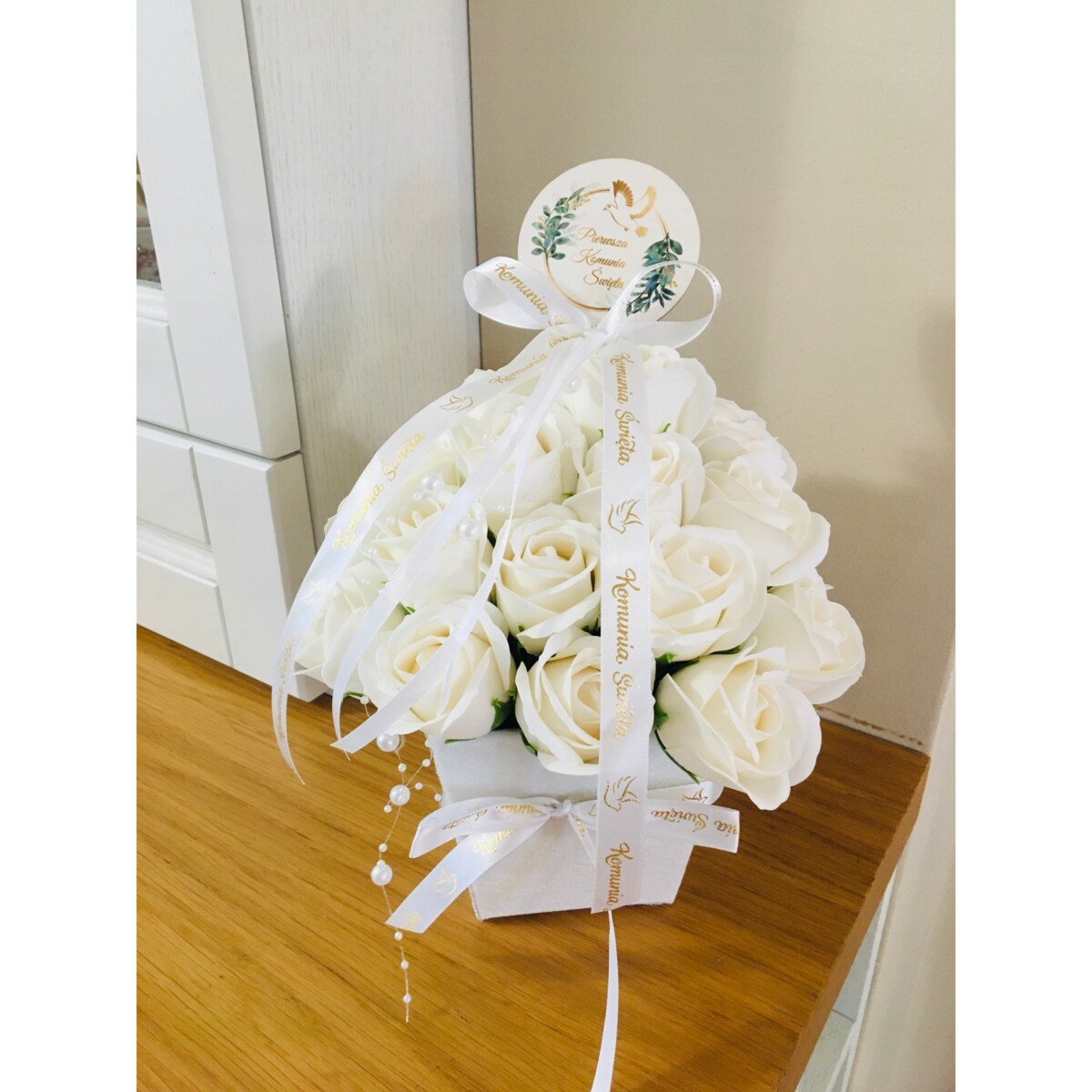 FLOWER BOX KWIATY mydlane BIAŁE na I KOMUNIA ŚWIĘTA prezent pamiątka róże