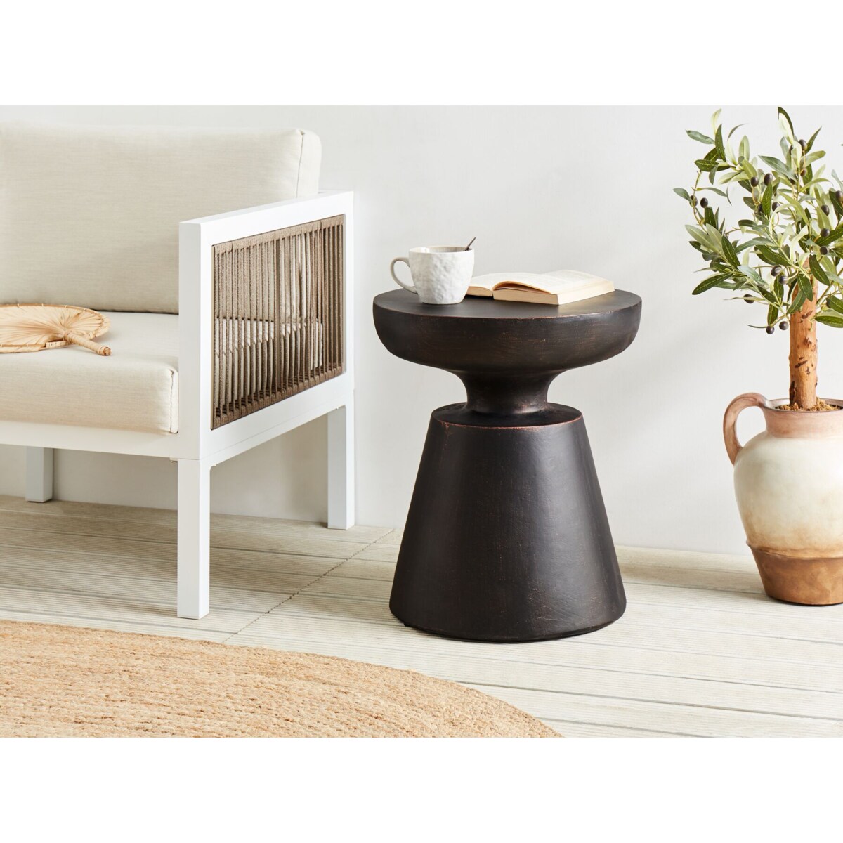 Stolik pomocniczy czarny MINCIO