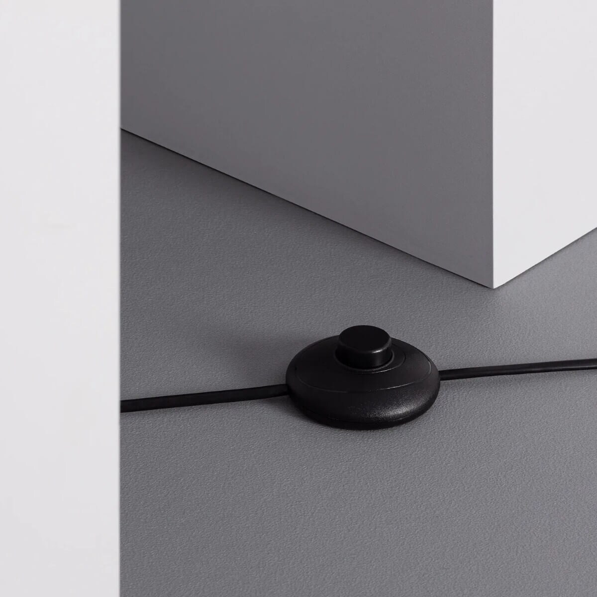 Potrójna lampa podłogowa Retro ABR-RRC-C-3XE14 Abruzzo metal czarny