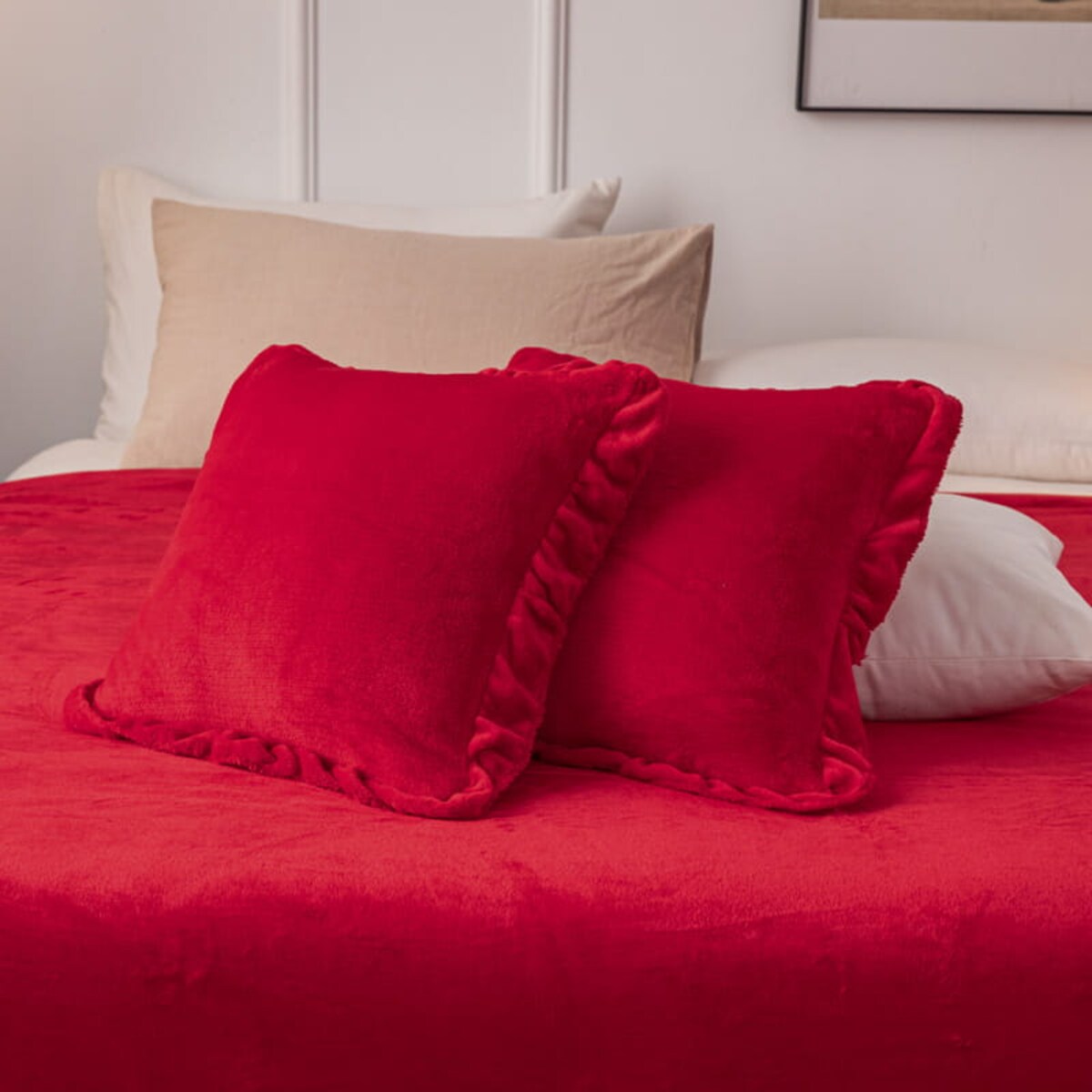 Dekoracyjna Czerwona Poszewka na Poduszkę Jaśka z Falbanką 40 x 40 Ozdobna