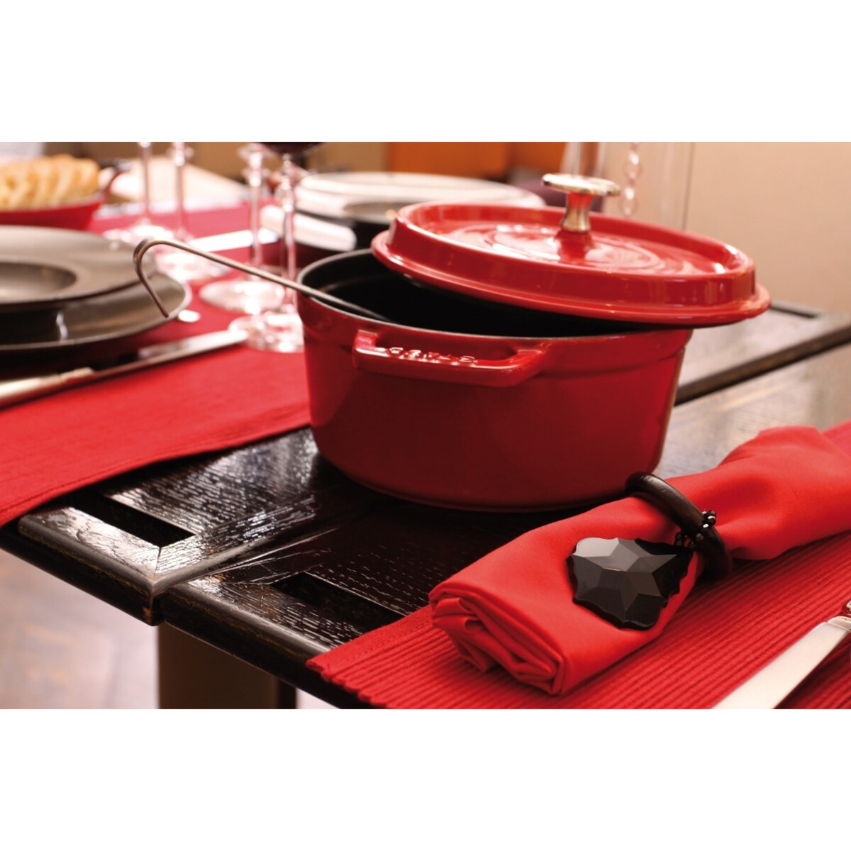 Garnek żeliwny okrągły Staub - Czerwony, 8.35 ltr