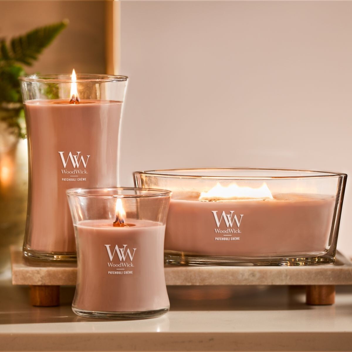 WoodWick świeca duża PATCHOULI CREME