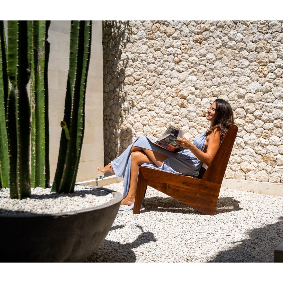 FOTEL ELISHA Z DRZEWA TEAKOWEGO