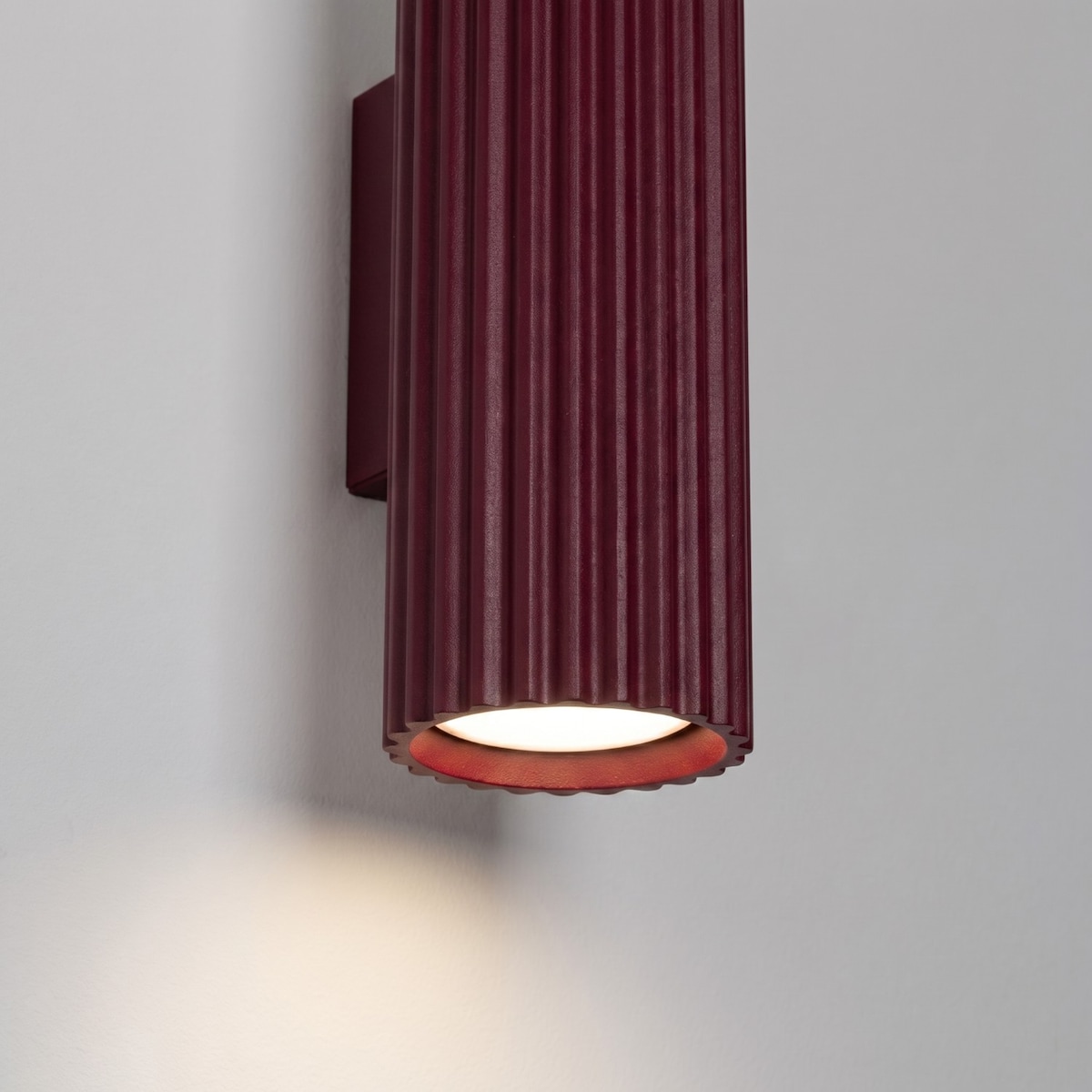 Kinkiet KARBON 20 burgund