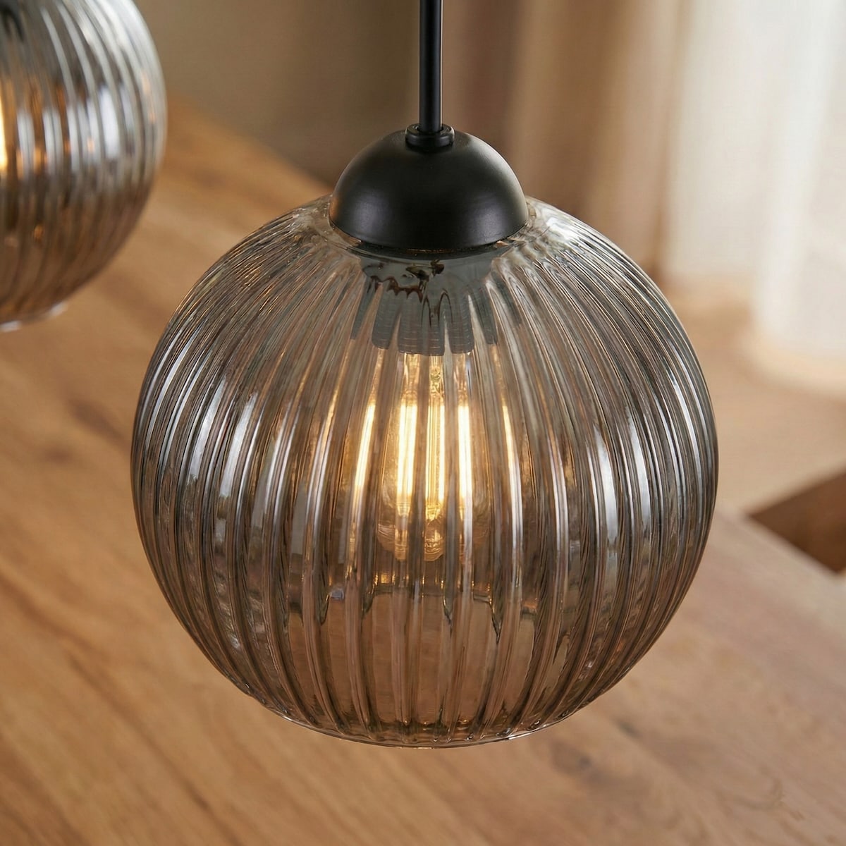 czarna lampa wisząca 3 punktowa edylit z grafitowymi kloszami