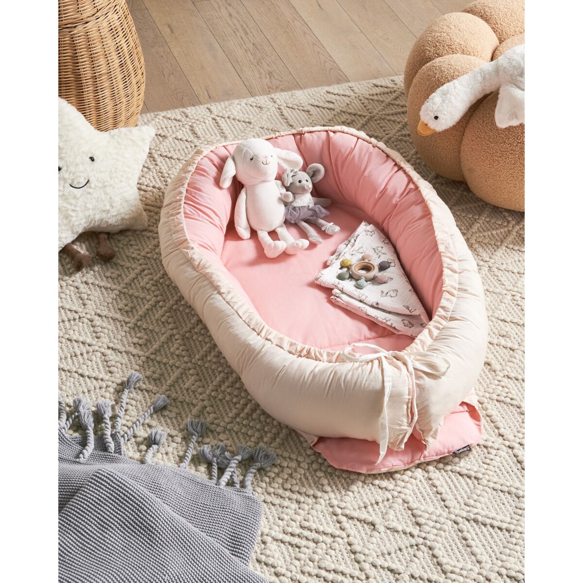 Kokon niemowlęcy 55 x 90 cm różowy z beżowym EREB