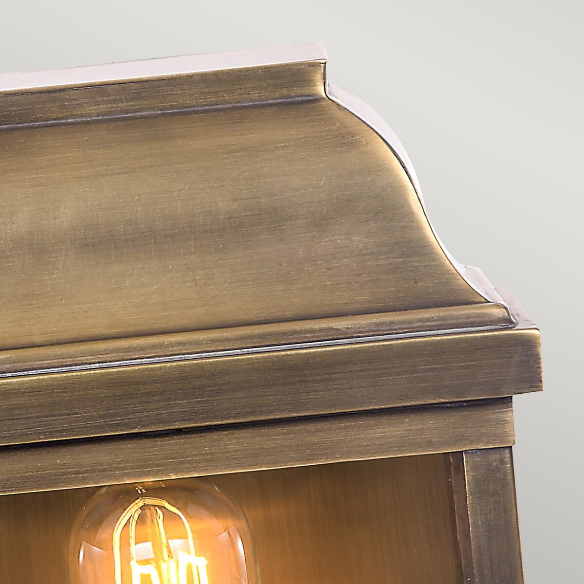 Latarnia naścienna zewnętrzna VICTORIA-BR Elstead antyk mosiądz