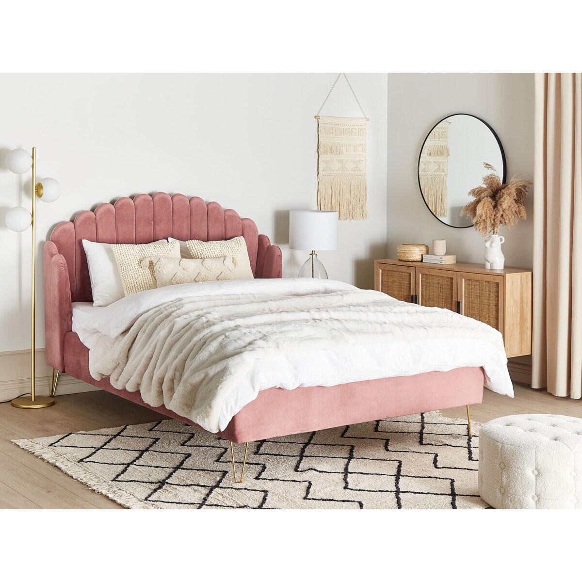 Łóżko welurowe 140 x 200 cm różowe AMBILLOU