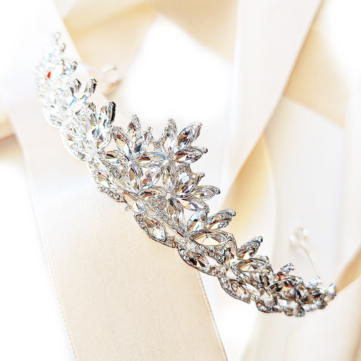 ELEGANCKA tiara diadem korona srebrna EFEKTOWNA błyszcząca ŚLUB przyjęcie wesele