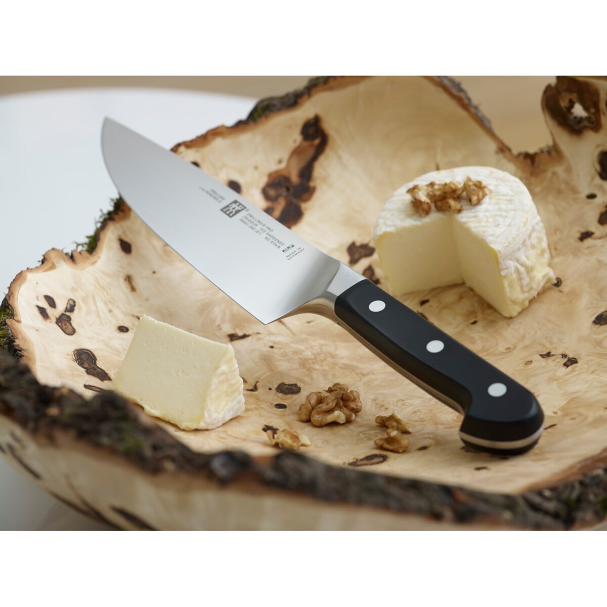 Nóż szefa kuchni z szerokim ostrzem Zwilling Pro - 16 cm