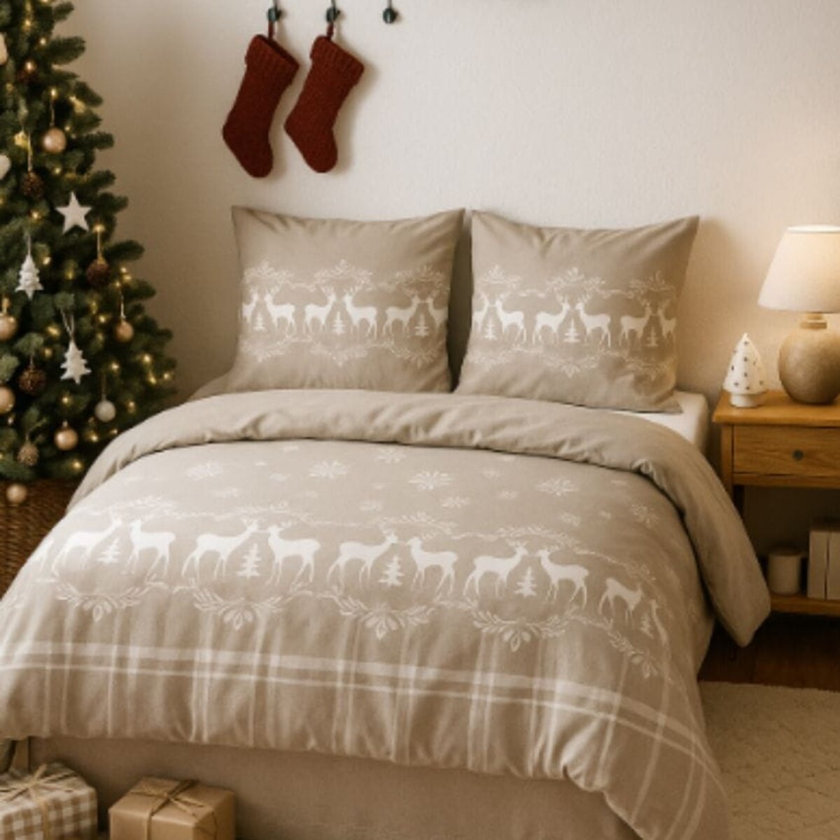 Pościel bawełniana świąteczna 160x200 BEŻOWO-BIAŁA Z RENIFERAMI I ŚNIEŻYNKAMI