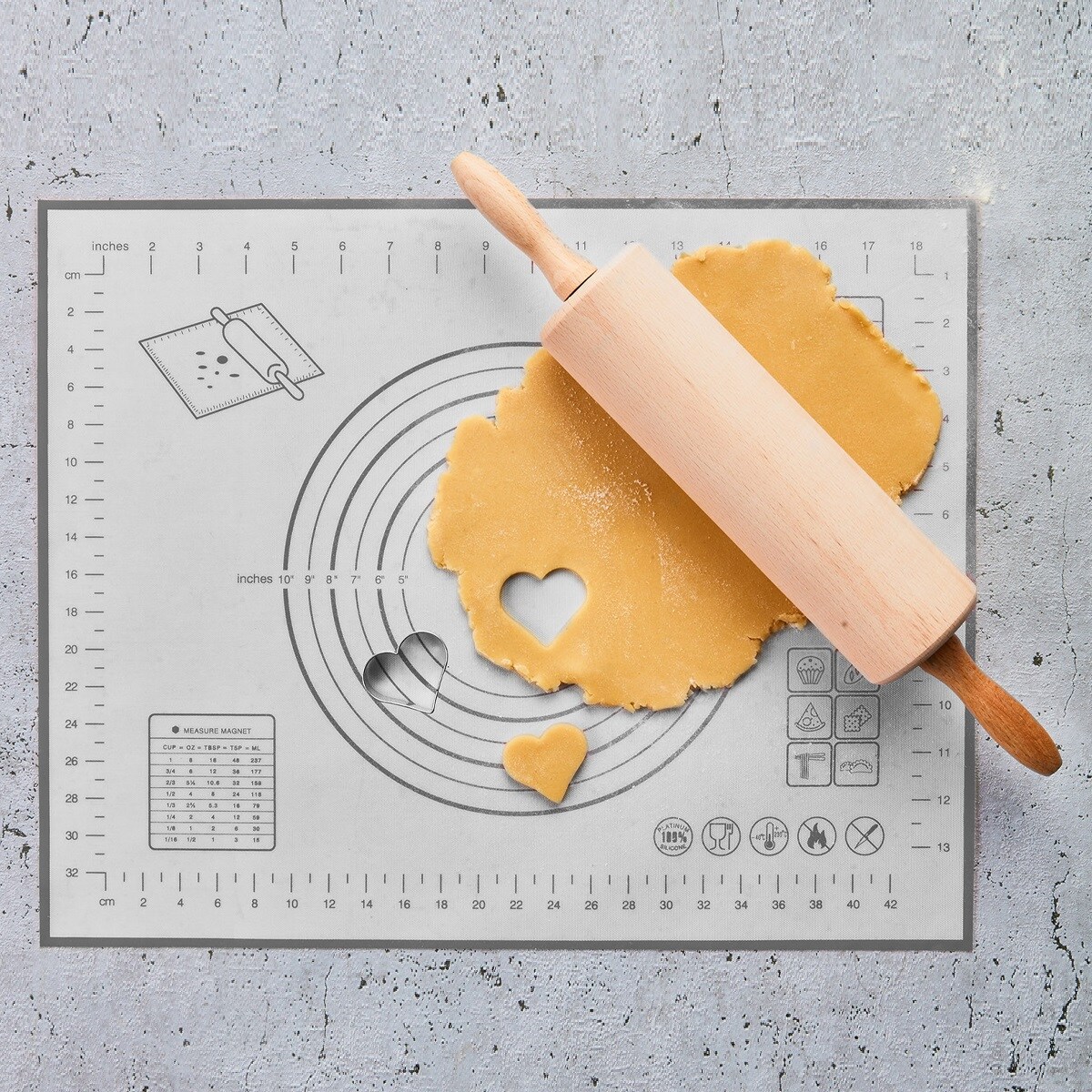 Mata do wałkowania i pieczenia z podziałką 40 x 50 cm Baker`s Best