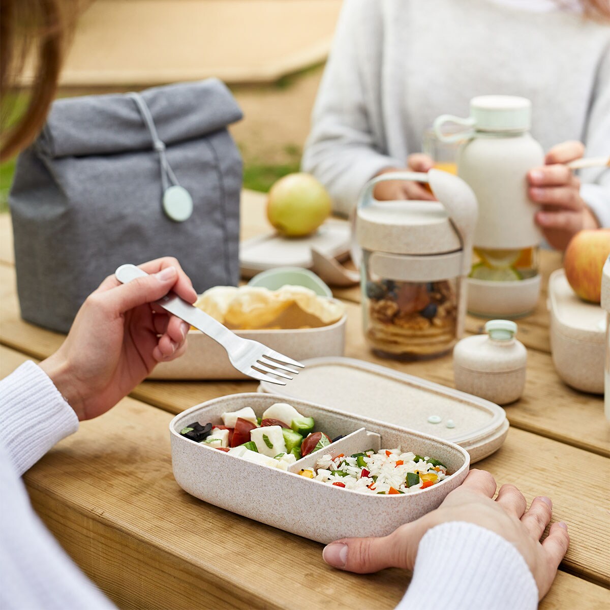 Śniadaniówka TO GO z przegródką ORGANIC / Lekue