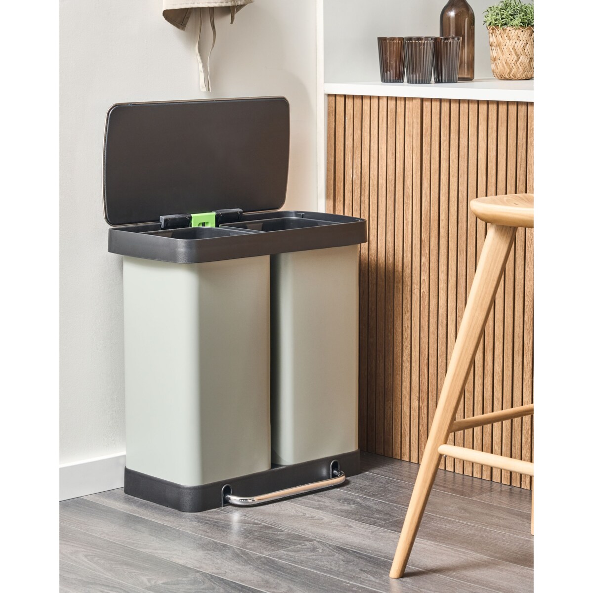 Kosz na śmieci z pedałem dwukomorowy 60 L ECOSORT Metal Jasnozielony