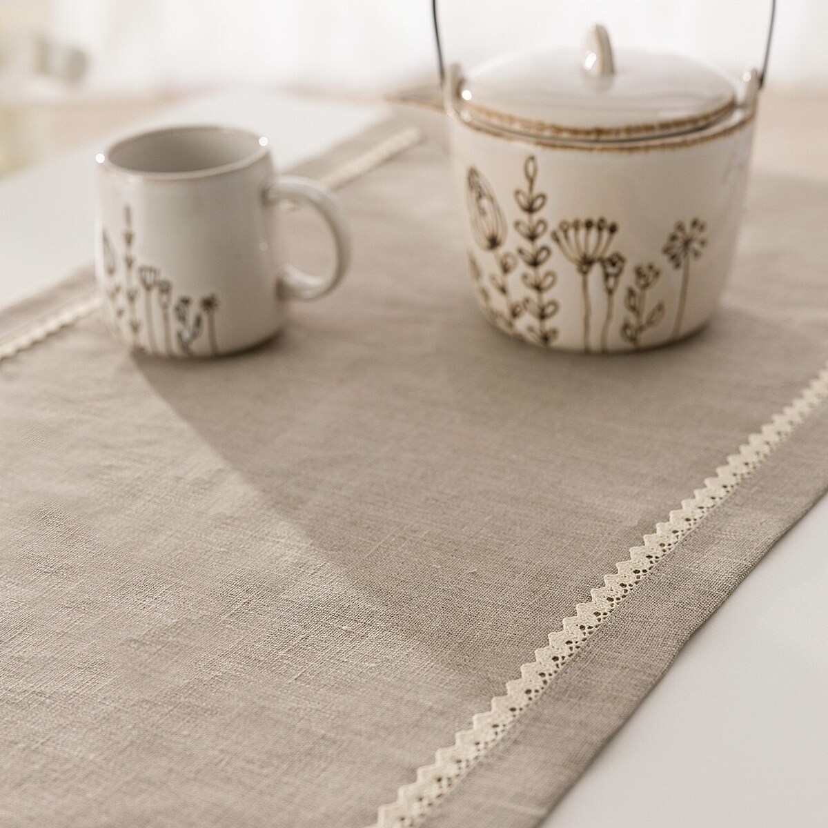 Bieżnik z koronką 40x160 cm 40x160 lniany