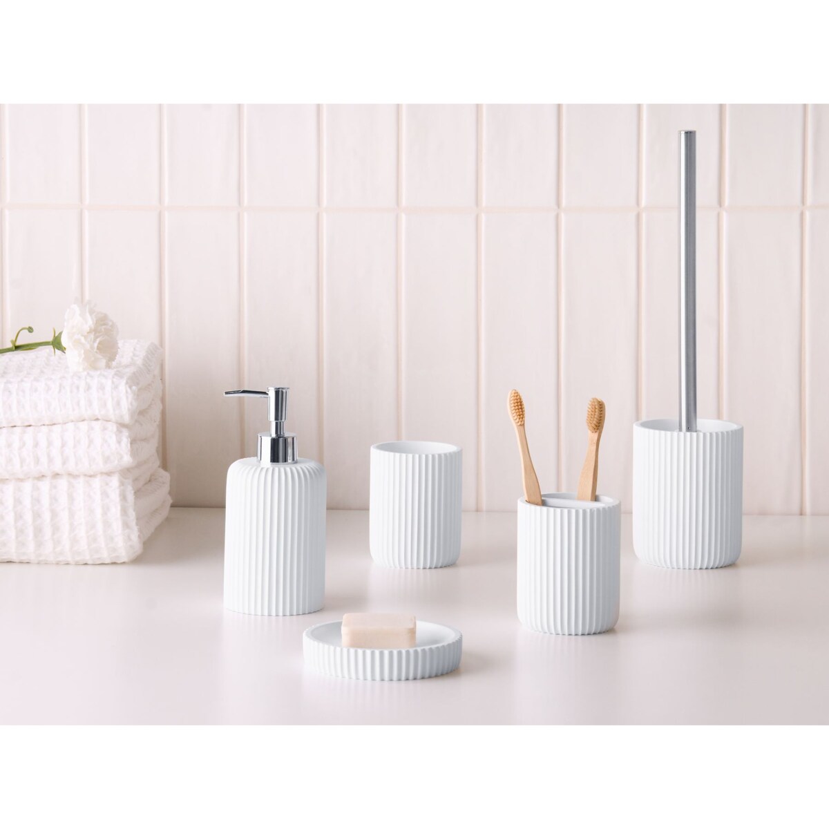 Zestaw akcesoriów łazienkowych 5 elementów CAMANA Biały