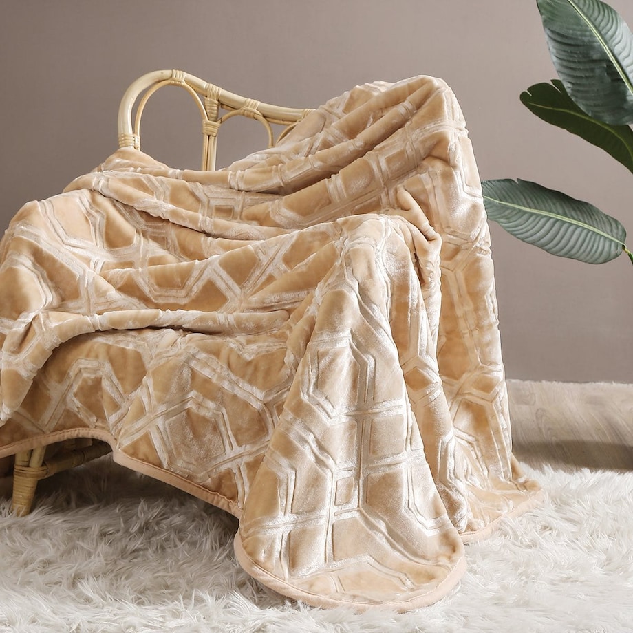 Gruby Ciepły miękki Koc na Łóżko Beżowy Tłoczony Narzuta Pled 160 x 200 Duży