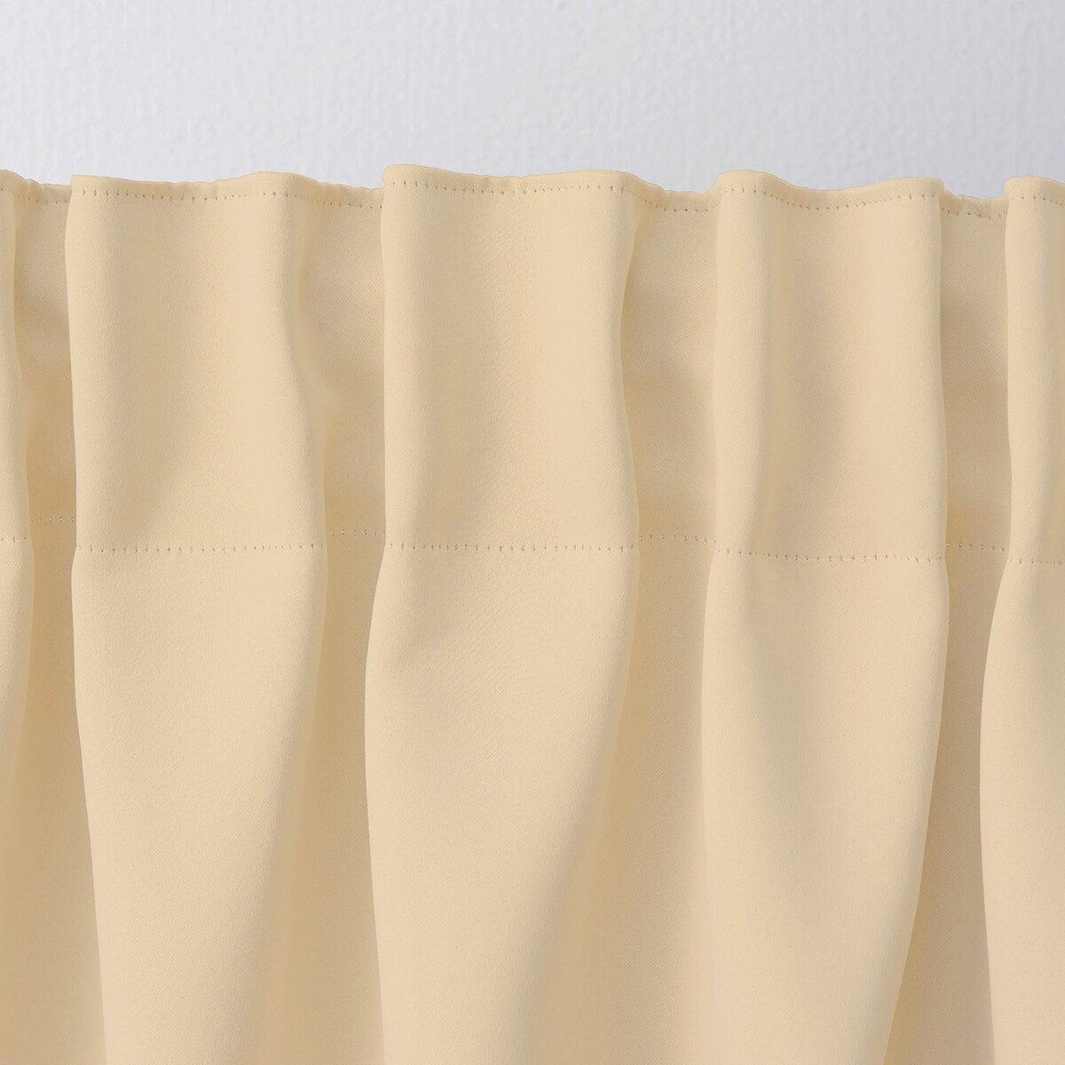 Zasłona zaciemniająca na taśmie marszczącej jasny beż 140 x 280 cm 1 szt. 140x280 beżowy