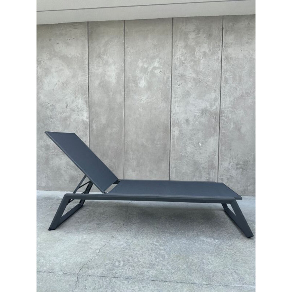 ALUMINIOWY LEŻAK SERENE SZARY