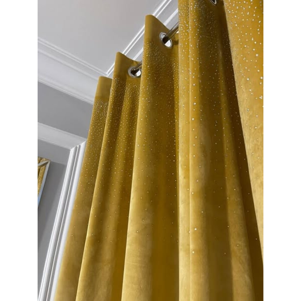 Zasłona welurowa "metor" z błyszczącą aplikacją od góry 140x250 cm przelotki | musztarda