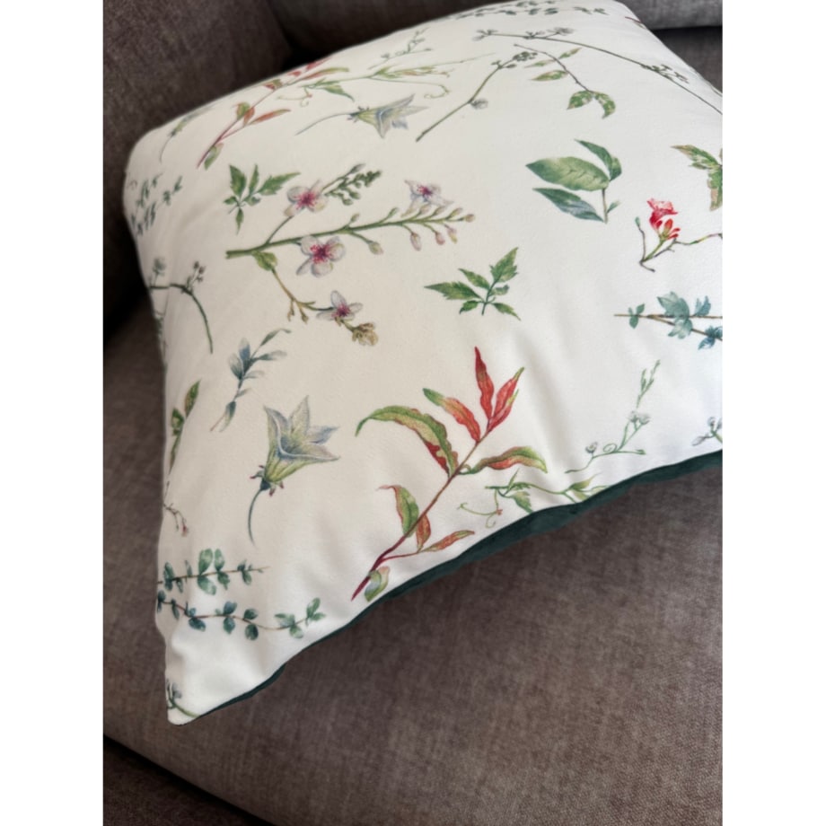 Wiosenna poszewka ozdobna z kwiatowym wzorem