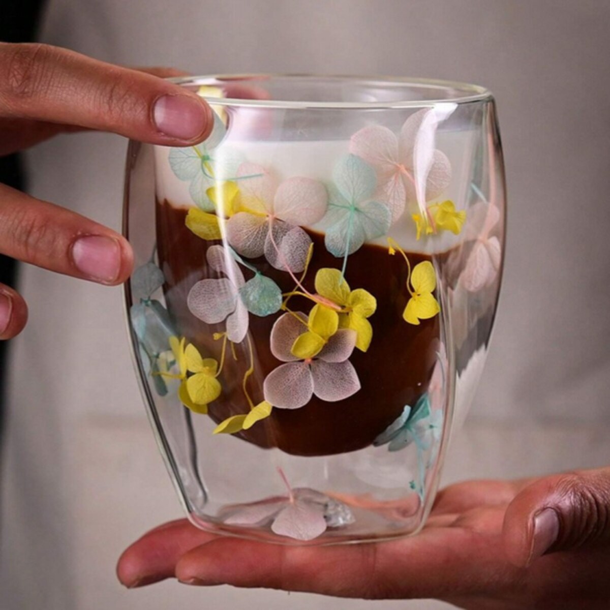 Szklanka termiczna z hortensją żółtą, niebieską i różową 250 ml 1szt SZK88