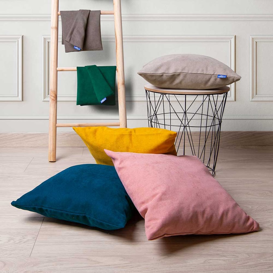 Poszewka dekoracyjna 40x40 Veluri kolor różowy