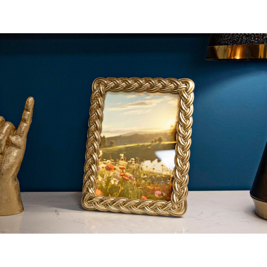 Złota ramka ze sztukaterią, 19 x 24,5 cm