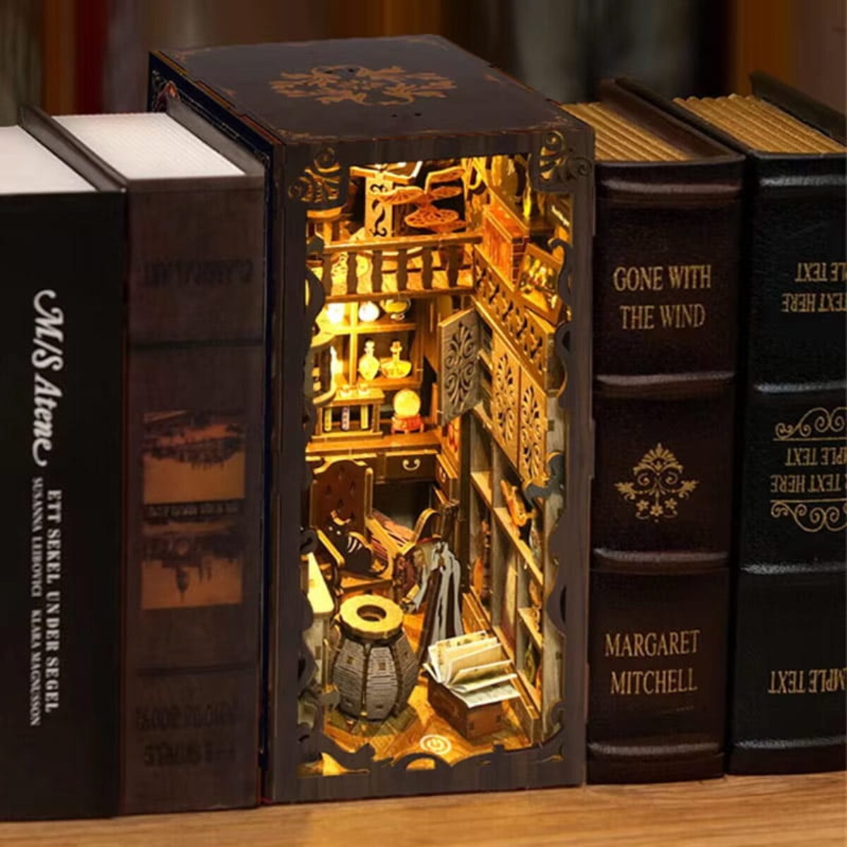 Miniaturowy domek Book Nook - Niezwykłe eliksiry