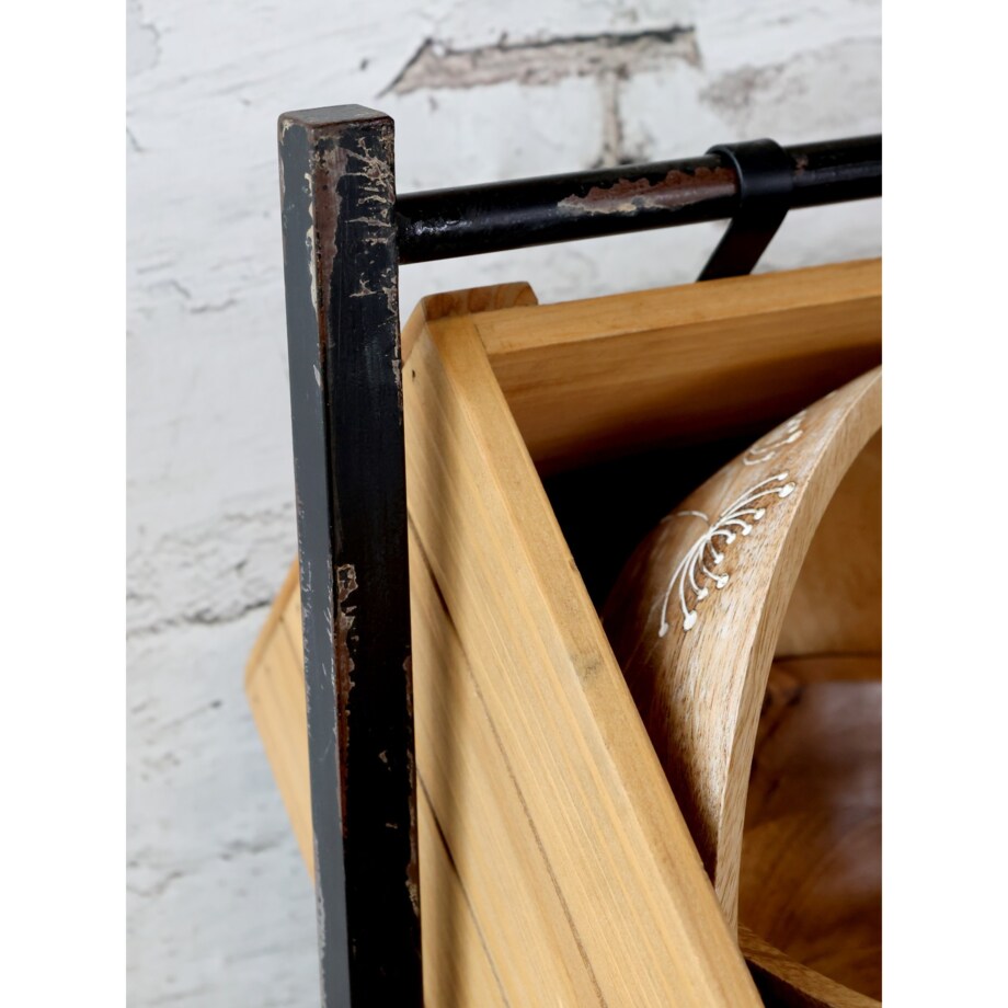 Stojak metalowy ze skrzyniami na owoce 104 cm