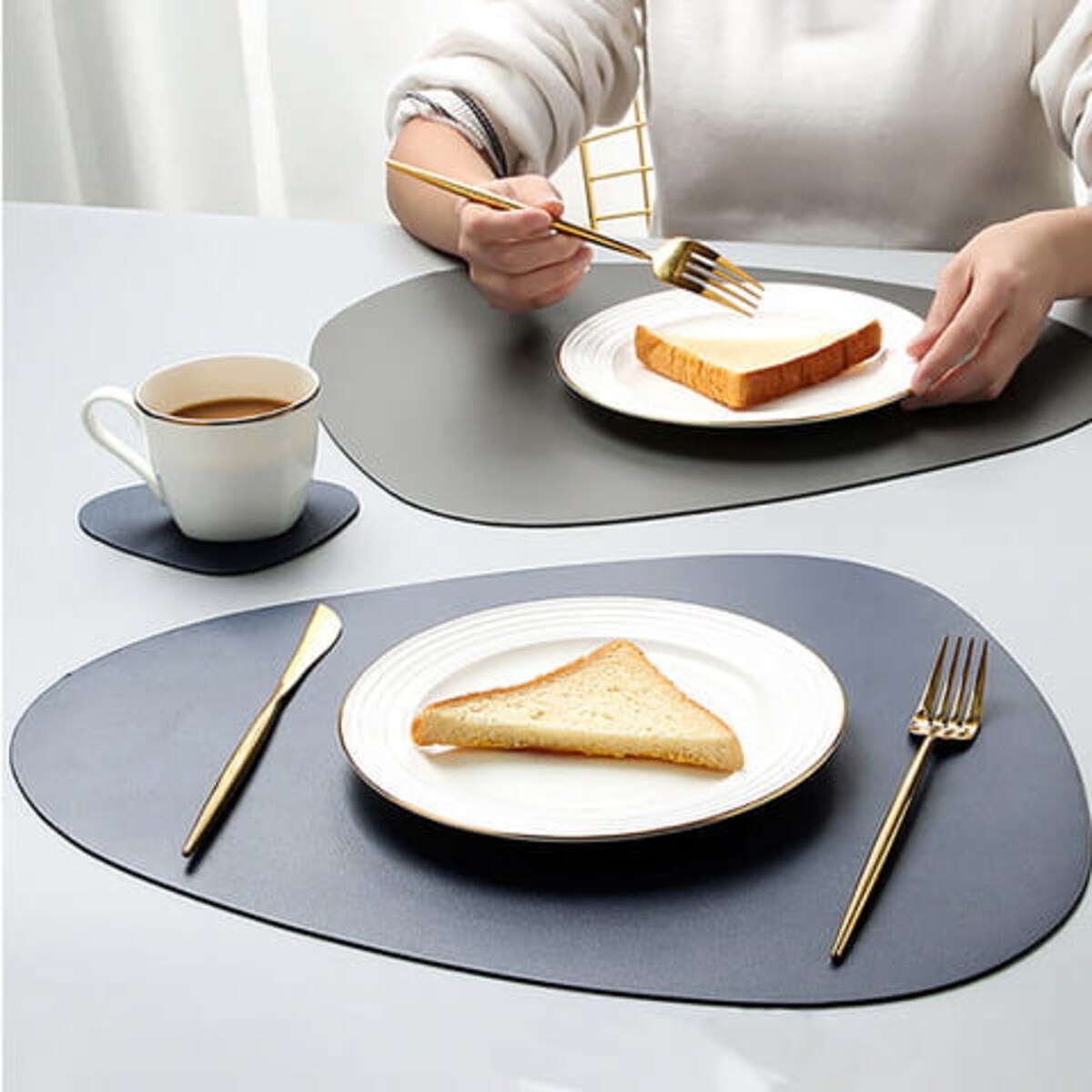 Czarna Podkładka mata Ochronna pod Talerze 35 x 45 Skinny Zwijana Cienka