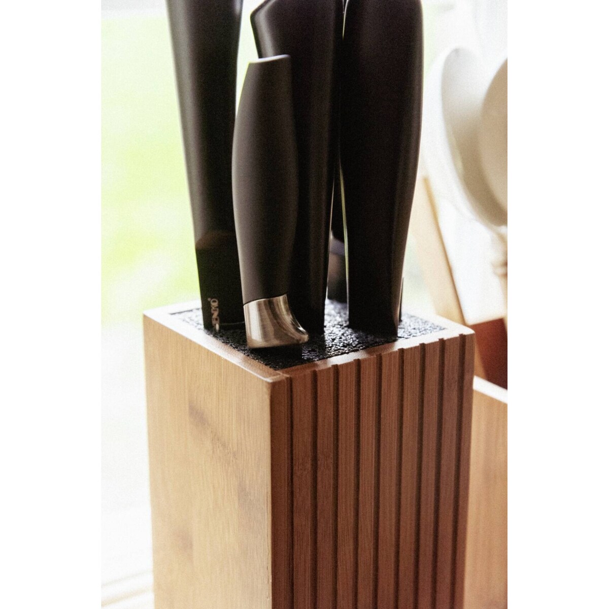 Bambusowy stojak na noże MERA