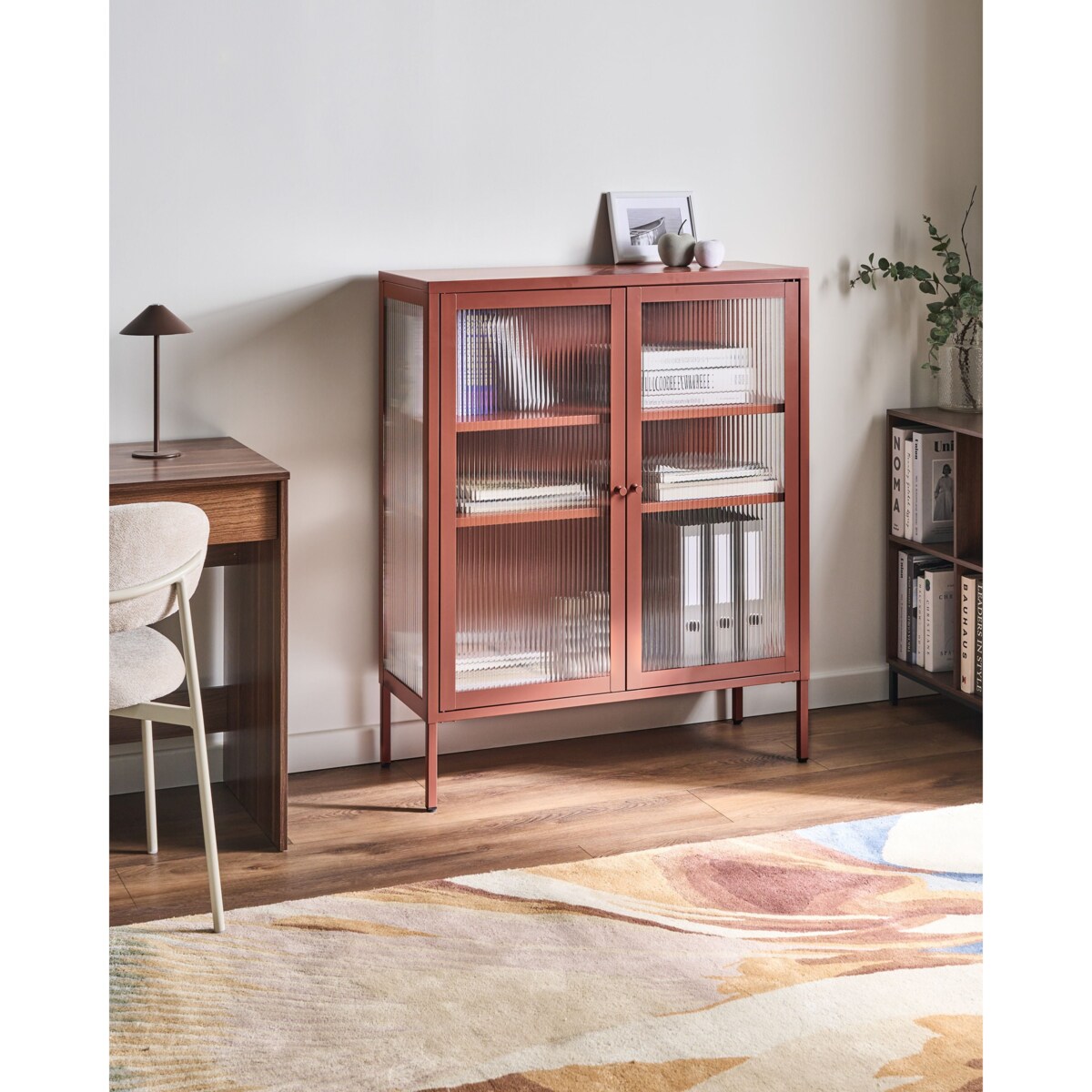 Szafka ze szklanymi drzwiami LERRYN Metal 90 cm Złoty brąz