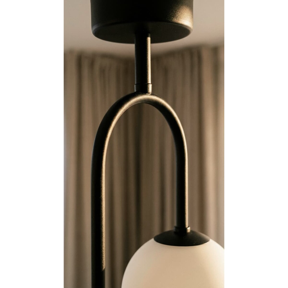 Lampa sufitowa K-5990 z serii SILA