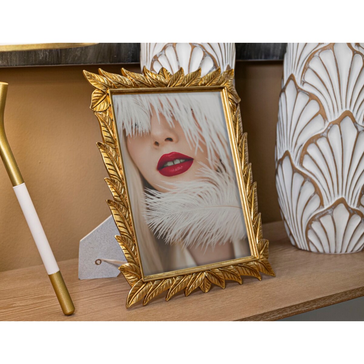 Ramka na zdjęcia Laurel, zdjęcie 20 x 25 cm, kolor złoty, żywica syntetyczna i szkło, rama 27 x 2 x 32,3 cm, na fotografie i portrety, Mauro Ferretti